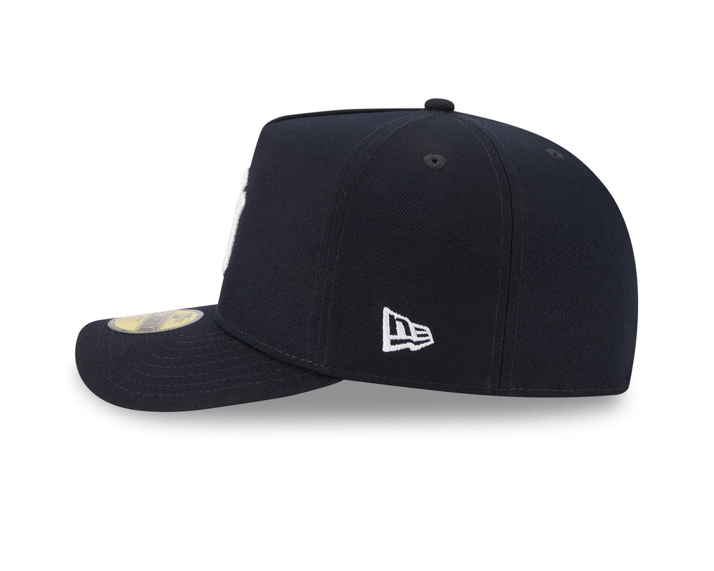 New Era New York Yankees Script Safety Pin Fitted