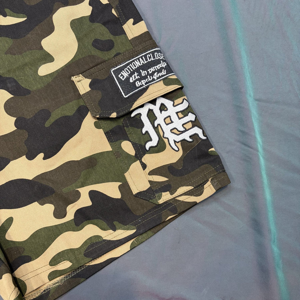 MIXED EMOTION Green Camouflage Embroidered Cargo Shorts