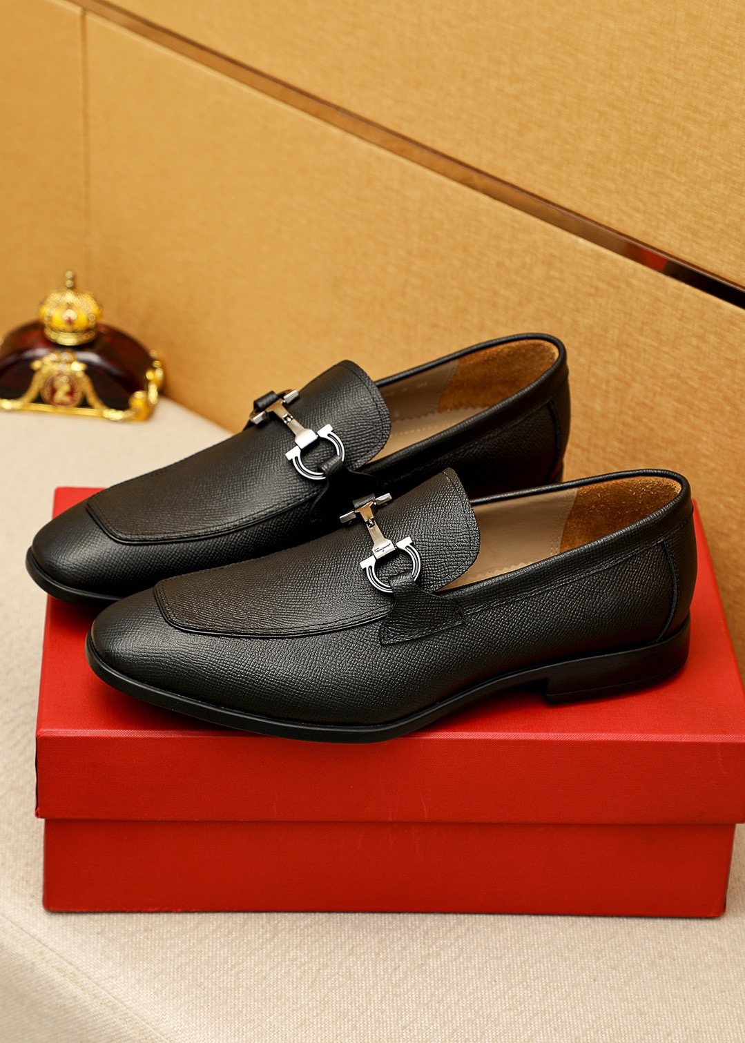 Men's Black Textured Buckle Slip-On Loafers