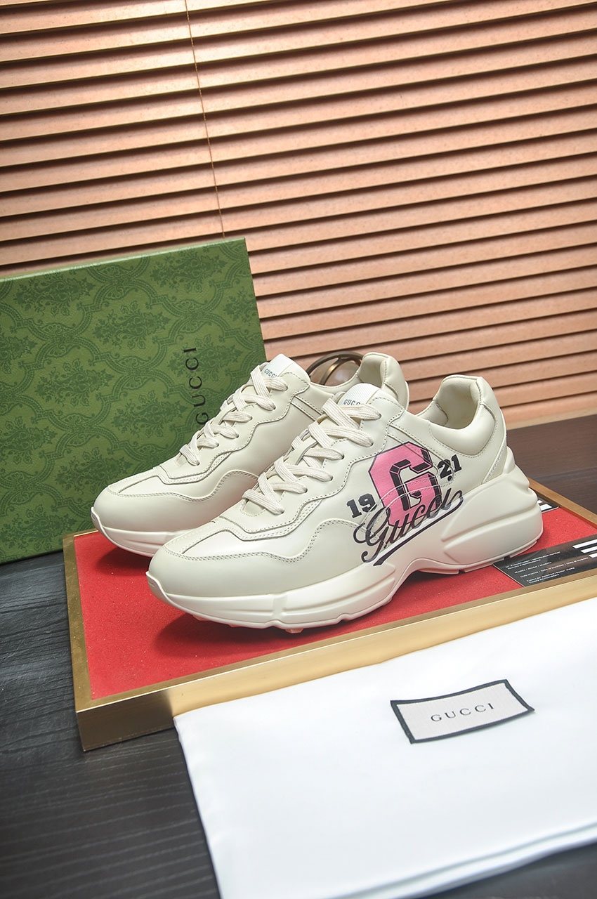 GUCCI Off-White Pink Graphic Sneakers