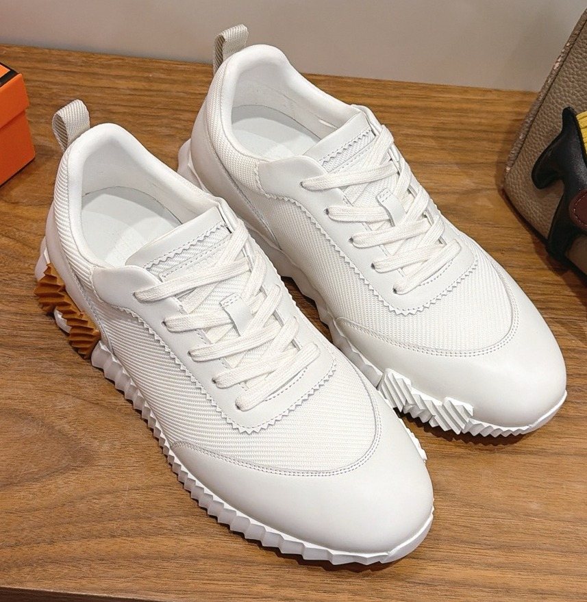 Hermès White Textured Low-Top Sneakers