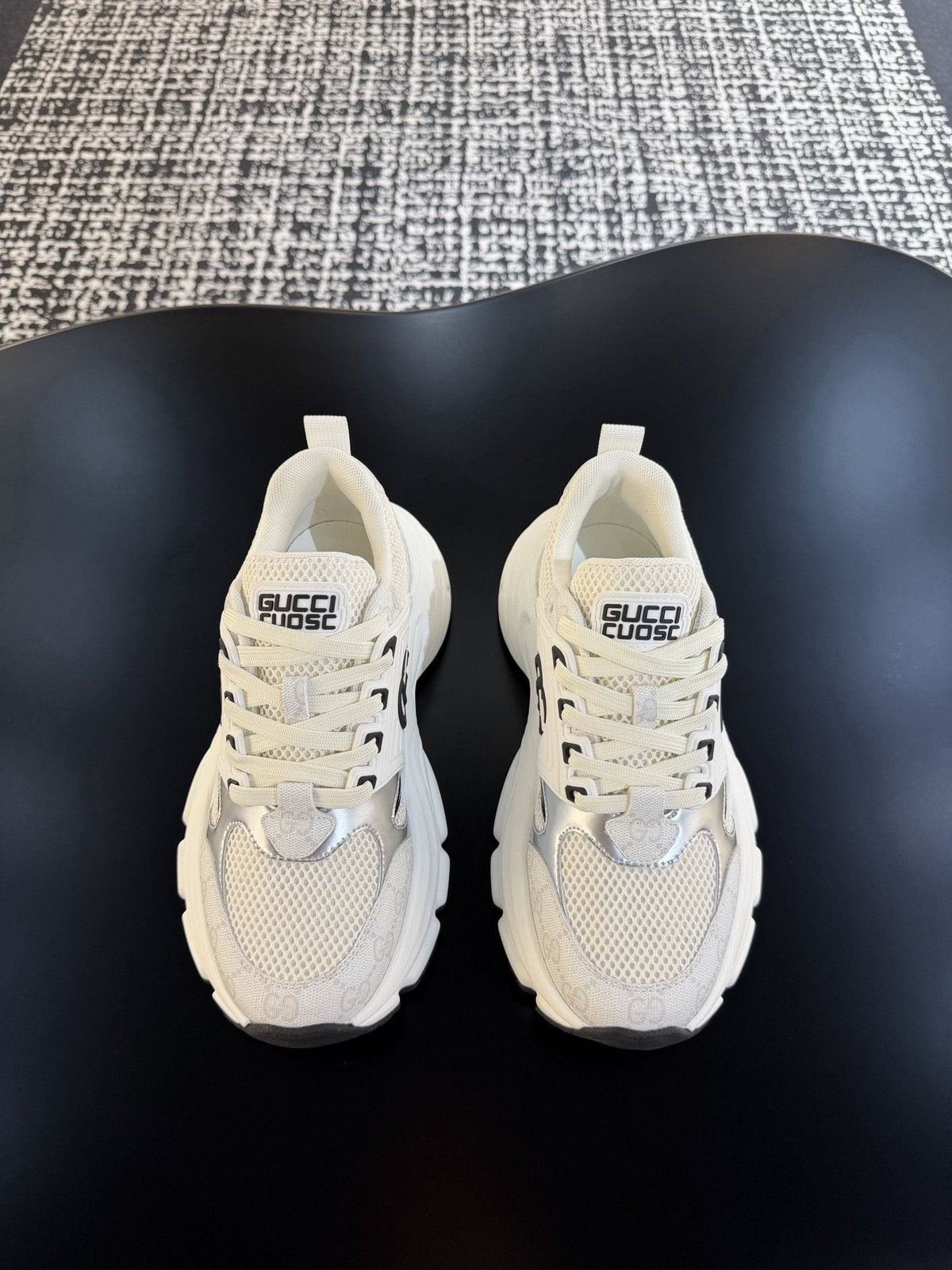 Gucci GG Logo Low-Top Sneakers