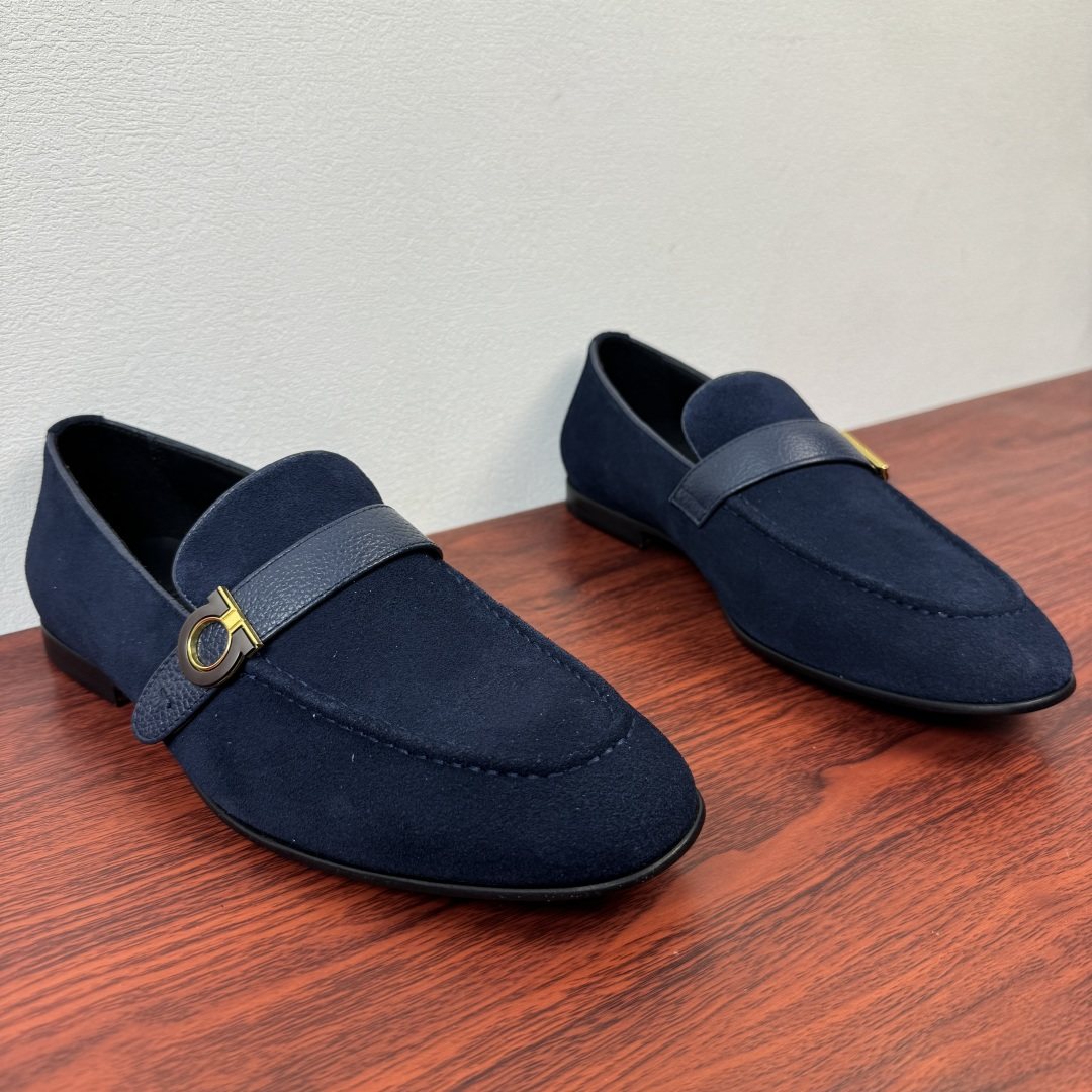 Ferragamo Gancini Buckle Men's Loafers